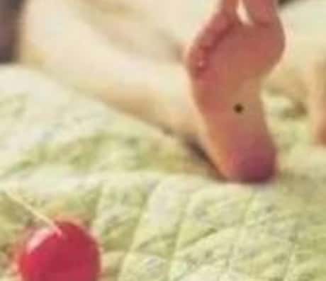 脚背长痣真的不好吗？解读背后的真相与误解