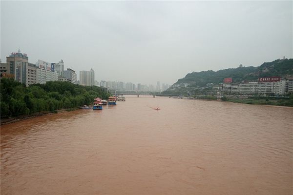 梦见流动的黄河水